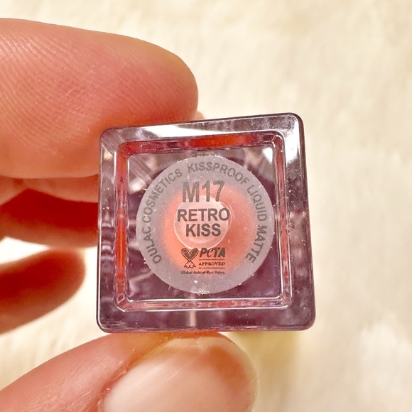 NIB Oulac Kissproof Matte Liquid Lipstick in Retro Kiss Full Size 4.5ml - Picture 10 of 11